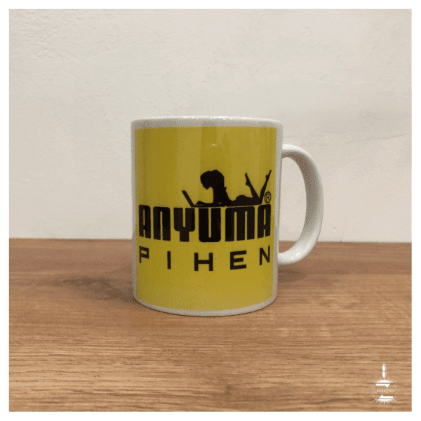 "Anyuma pihen" bögre